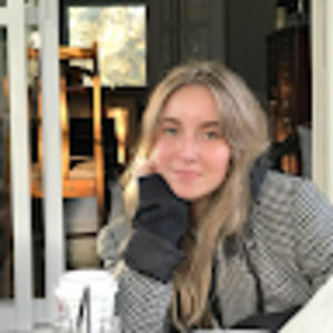 Meet your Posher, Cassandra